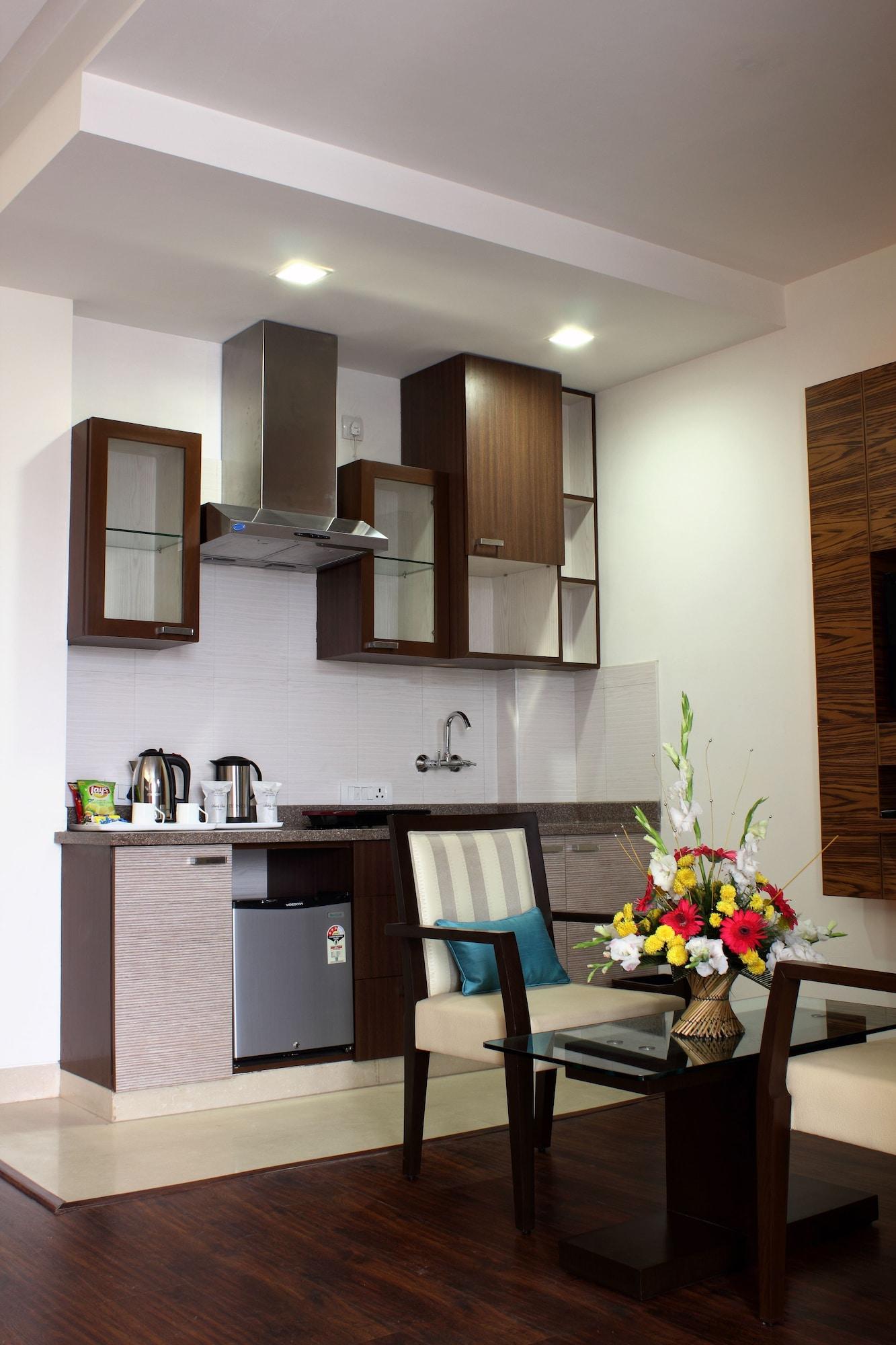 Stately Suites Mg Road Gurgaon Exteriör bild