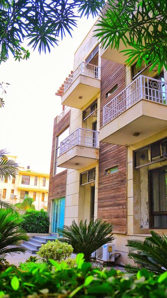 Stately Suites Mg Road Gurgaon Exteriör bild